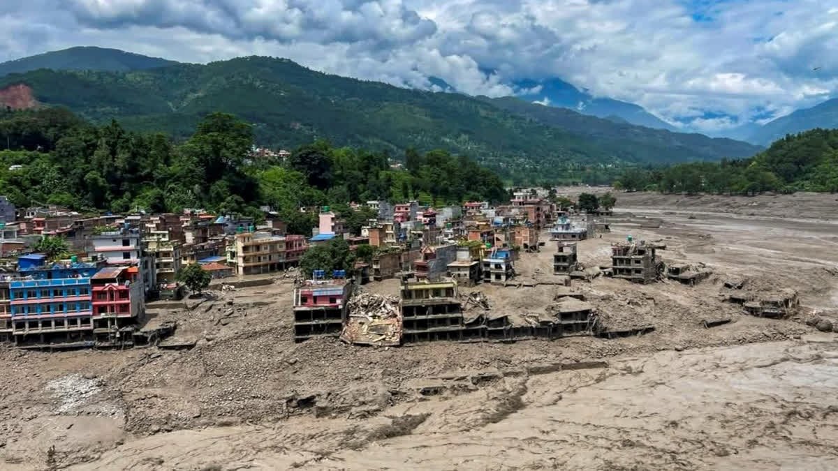 নেপালের ভয়াবহ হড়পা বানে নিখোঁজ কলকাতার ৩২ পর্যটক, বাড়ছে উদ্বেগ